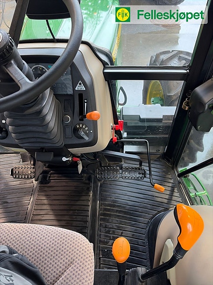 John Deere 5075E 8 of 22