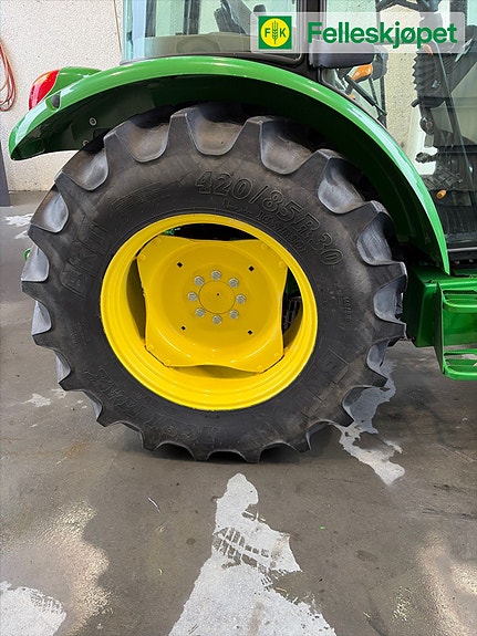 John Deere 5075E 17 of 22