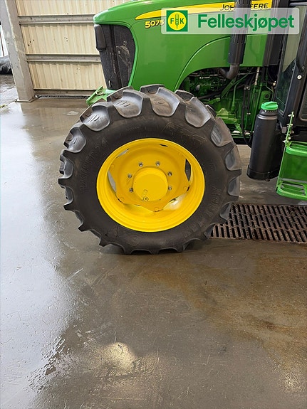 John Deere 5075E 19 of 22