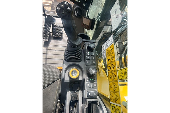 Cat 330-07C 9 of 30