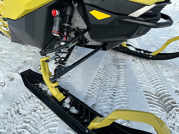 Ski-doo Backcountry X-RS 850 E-TEC Turbo R HUB 19 of 24