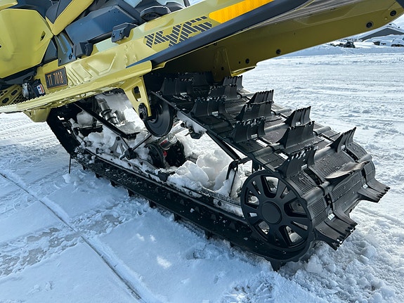 Ski-doo Backcountry X-RS 850 E-TEC Turbo R HUB 22 of 24
