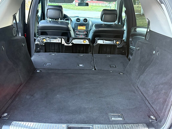 Mercedes-Benz ML350 22 of 30