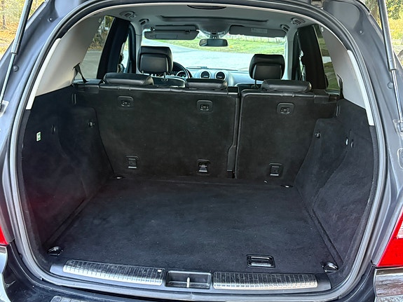 Mercedes-Benz ML350 21 of 30