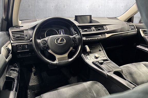 Lexus CT200h 9 of 20