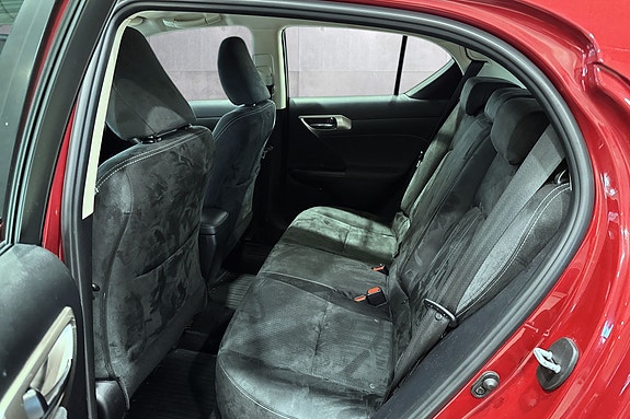 Lexus CT200h 17 of 20