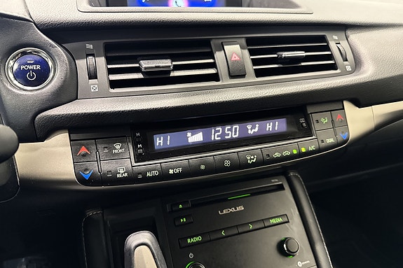 Lexus CT200h 14 of 20