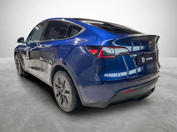 Tesla Model Y 2 of 27