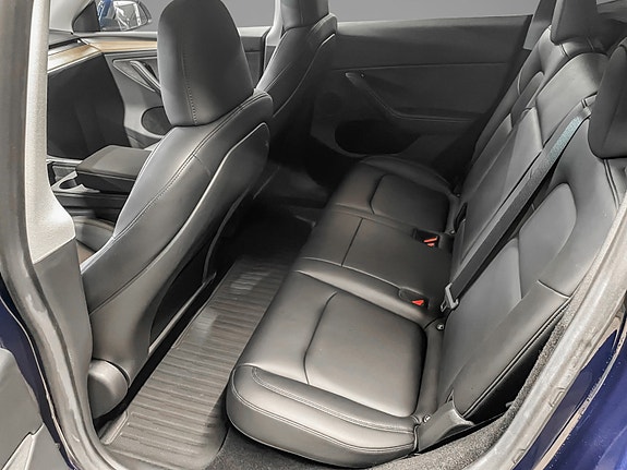 Tesla Model Y 20 of 27