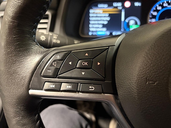 Nissan Leaf 13 of 28