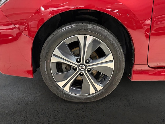 Nissan Leaf 9 of 28