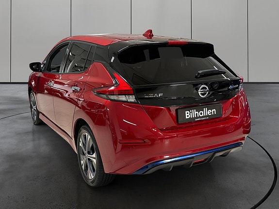 Nissan Leaf 3 of 28