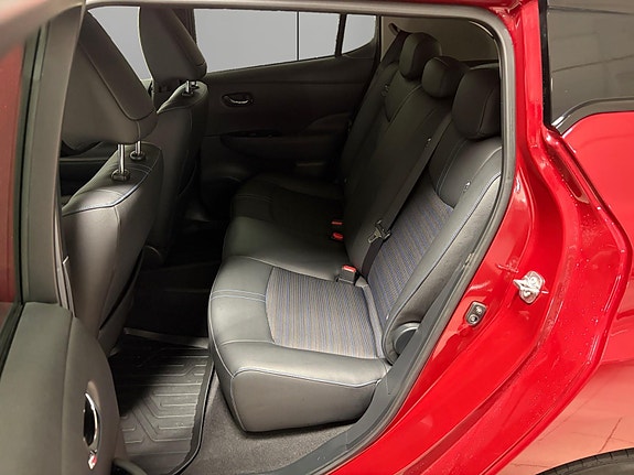 Nissan Leaf 23 of 28