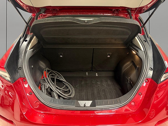 Nissan Leaf 25 of 28