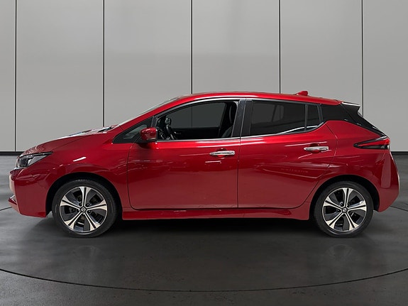 Nissan Leaf 2 of 28