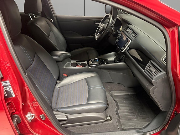 Nissan Leaf 27 of 28