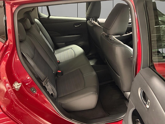 Nissan Leaf 26 of 28