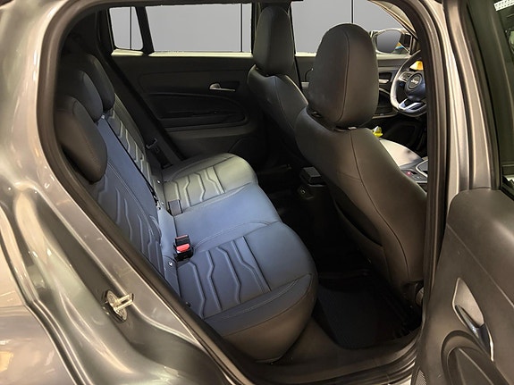 Jeep Avenger 27 of 29