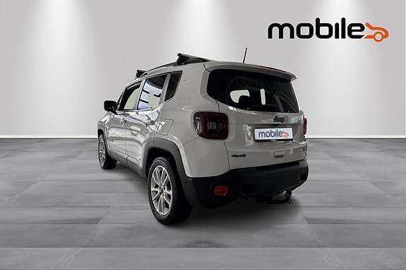 Jeep Renegade 21 of 25