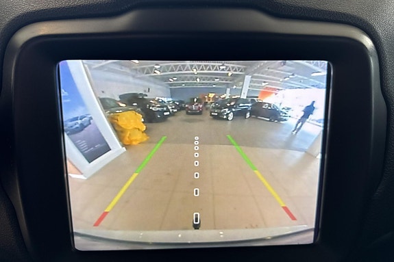 Jeep Renegade 13 of 25