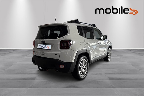 Jeep Renegade 3 of 25