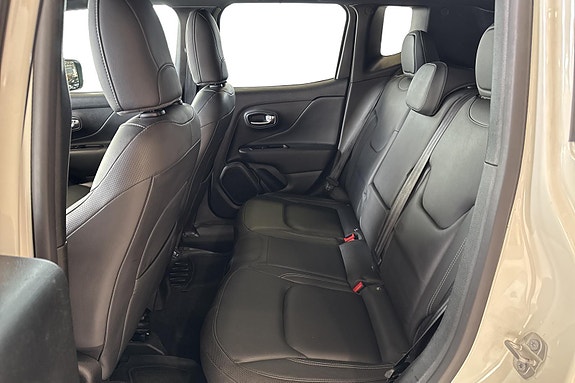 Jeep Renegade 7 of 25