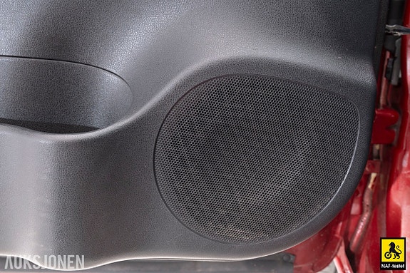 Nissan Leaf 9 of 30