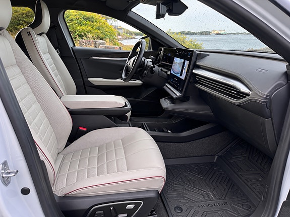 Renault Megane E-Tech 6 of 21