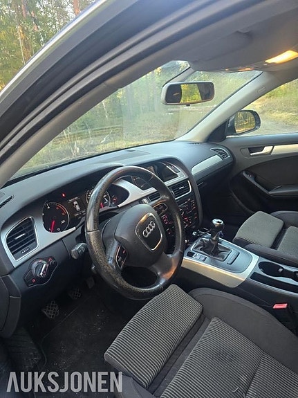 Audi A4 13 of 16