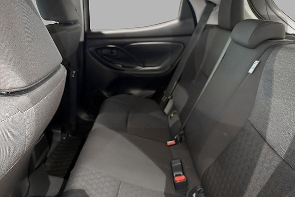 Toyota Yaris 16 of 19