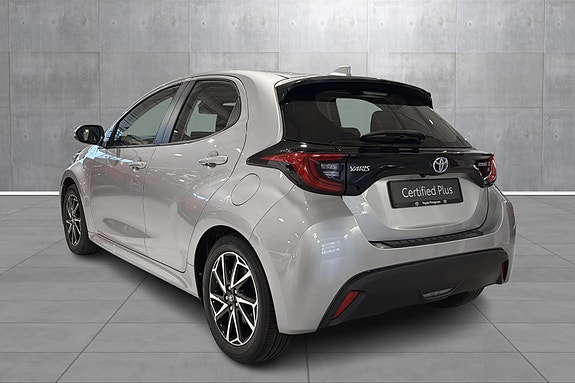 Toyota Yaris 3 of 19