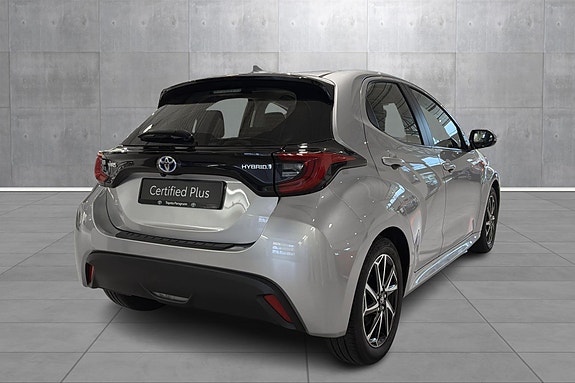 Toyota Yaris 5 of 19