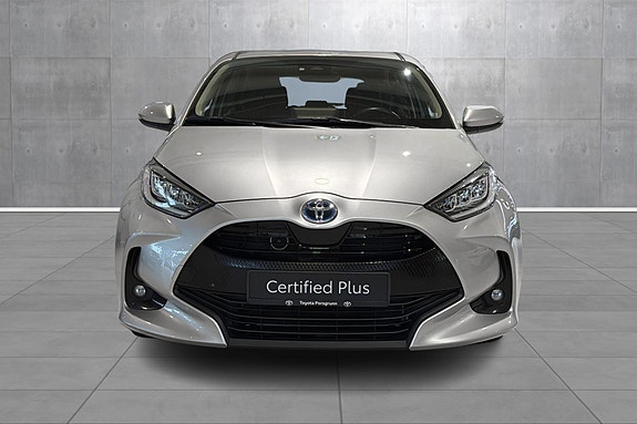 Toyota Yaris 8 of 19