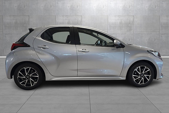 Toyota Yaris 6 of 19