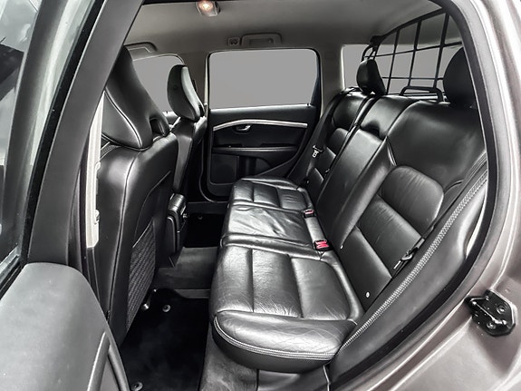 Volvo XC70 17 of 24