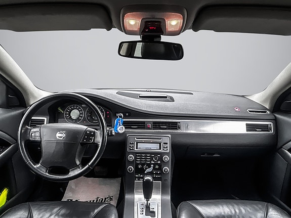 Volvo XC70 13 of 24