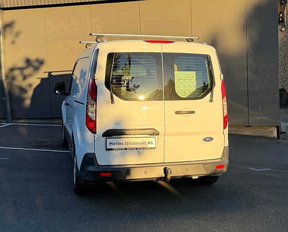 Ford Transit Connect 15 of 27