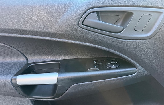 Ford Transit Connect 9 of 27