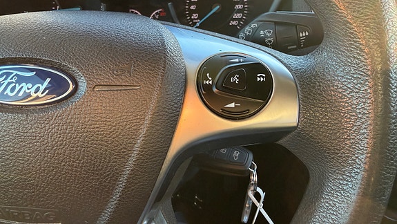 Ford Transit Connect 19 of 27