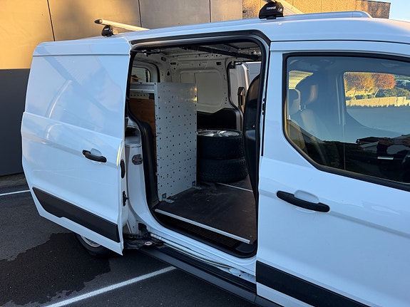 Ford Transit Connect 14 of 27