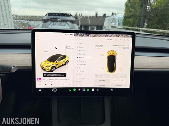 Tesla Model Y 13 of 19