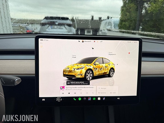 Tesla Model Y 10 of 19