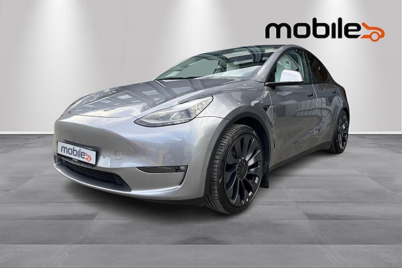 Tesla Model Y 19 of 26