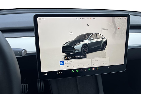 Tesla Model Y 10 of 26