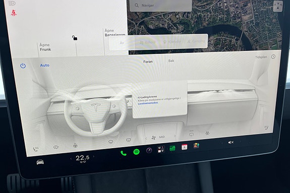 Tesla Model Y 15 of 26