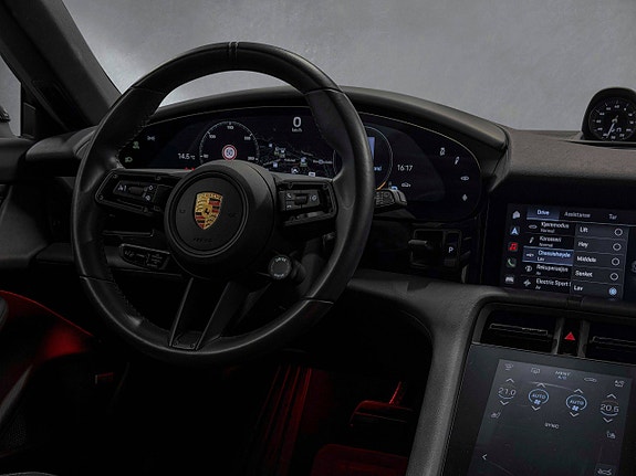 Porsche Taycan 16 of 30