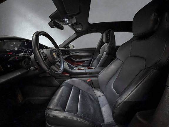 Porsche Taycan 11 of 30