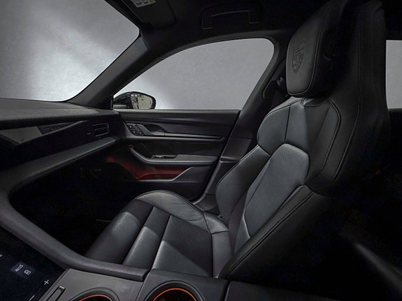 Porsche Taycan 25 of 30