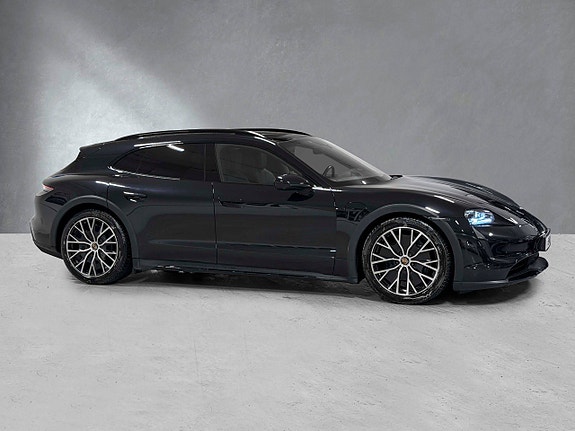 Porsche Taycan 2 of 30