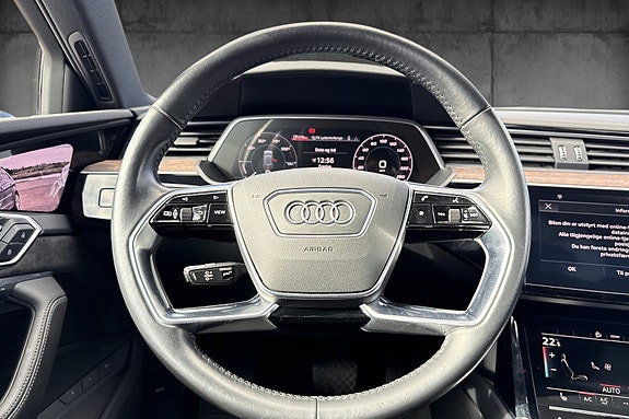 Audi e-tron 13 of 30
